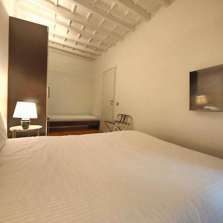 Crocetta - Design Apartment With Terrace Milan Bagian luar foto