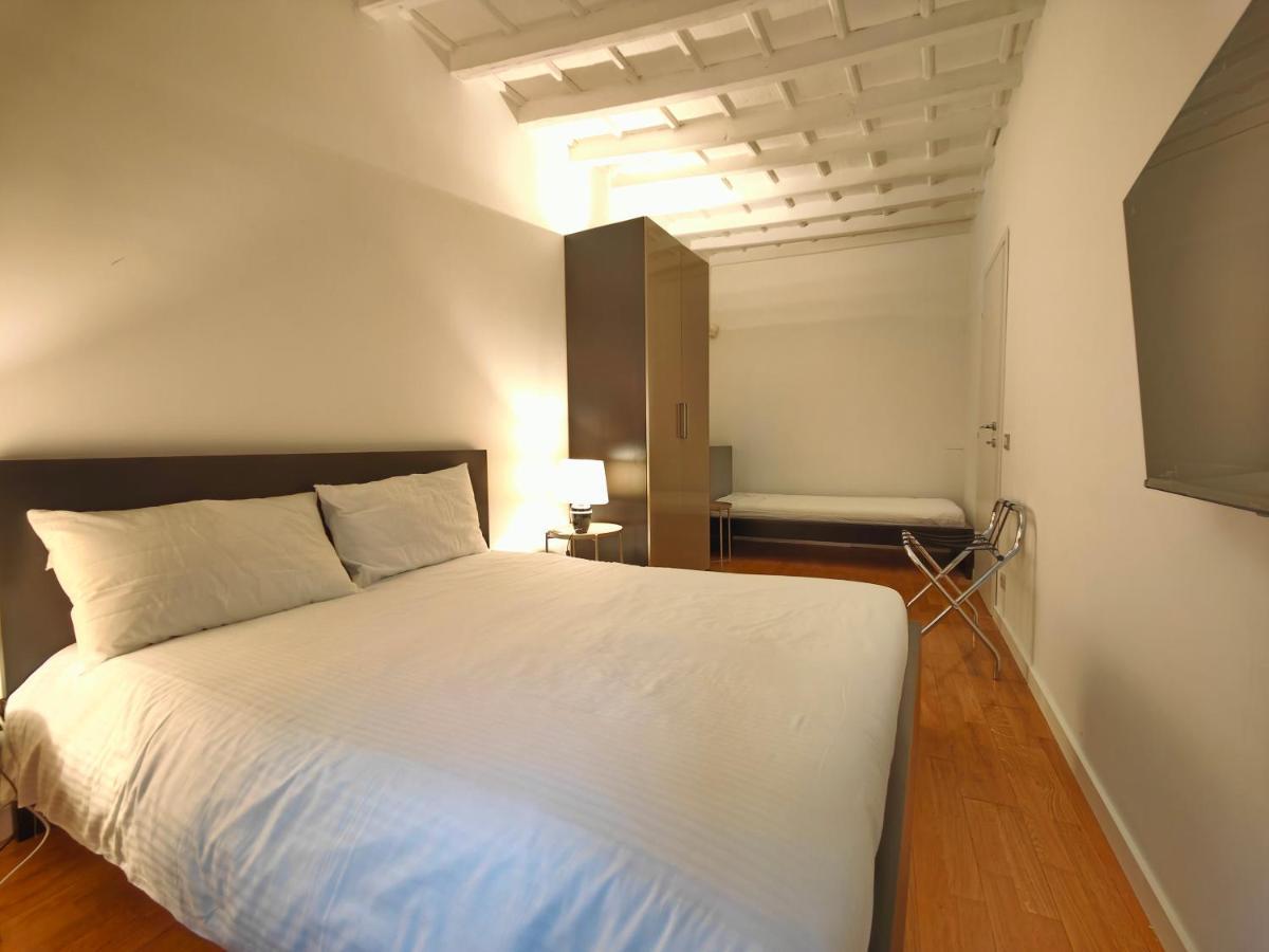 Crocetta - Design Apartment With Terrace Milan Bagian luar foto